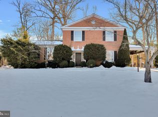 9903 Harrogate Rd, Bethesda, MD 20817