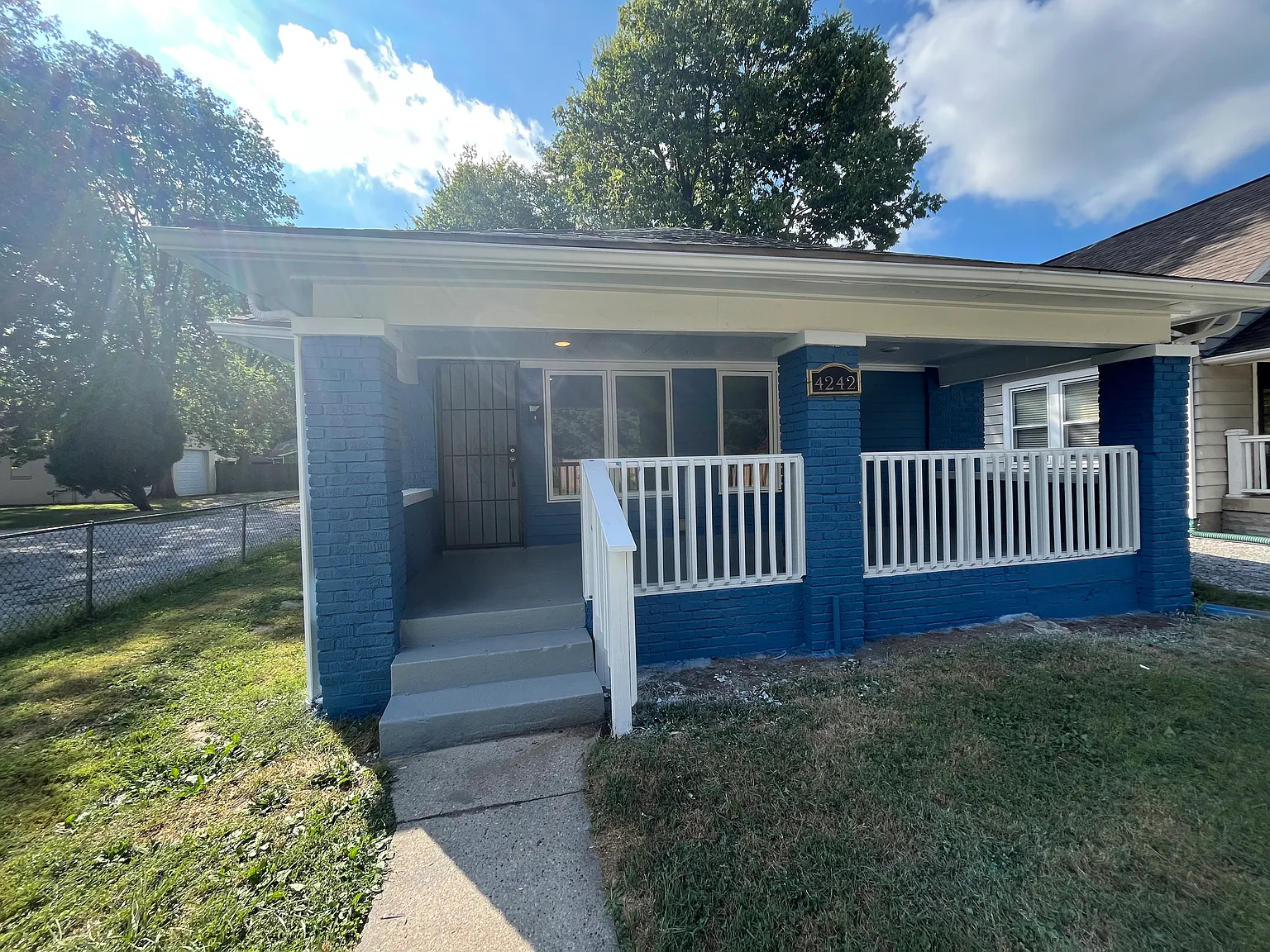 2 bed, 1.5 bath, 1052 sqft, $1,350 — Photo 3