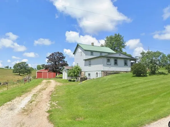 7961 Sand Hill Rd, Platteville, WI 53818