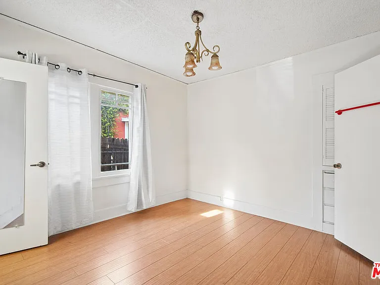 1238 N Gardner St — Photo 12