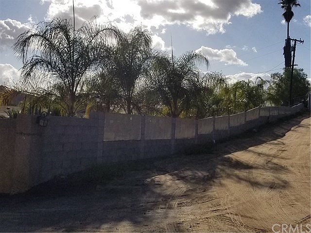 2nd image of 20325 Mountain Ave