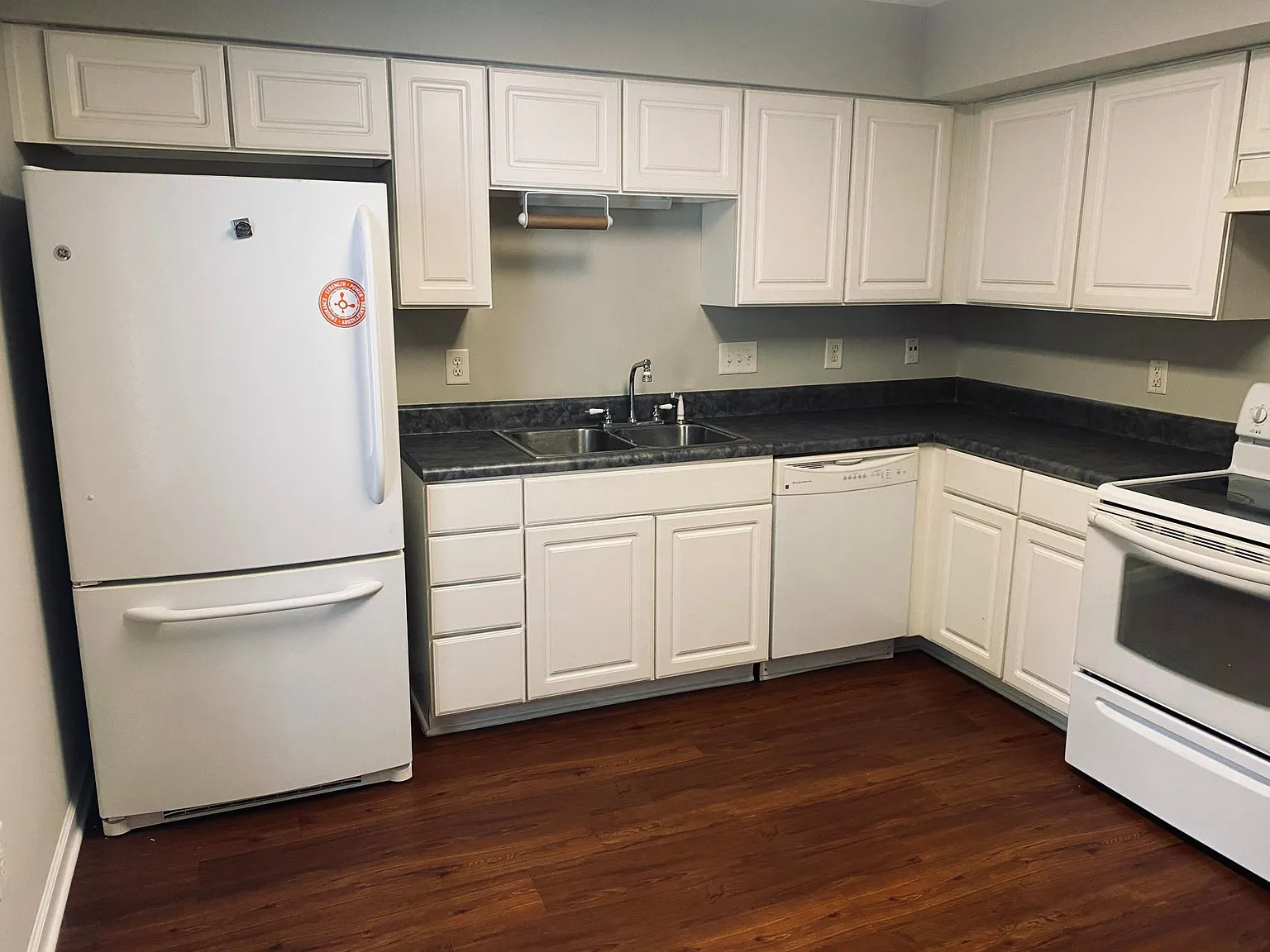 2 bed, 1.5 bath, 1088 sqft, $1,495 — Photo 2