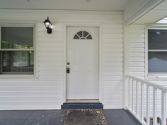 5th image of 4230 Fayette Cir