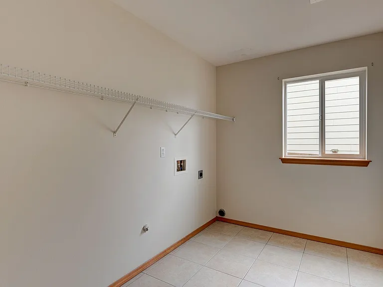 1730 NW Almond Loop — Photo 19