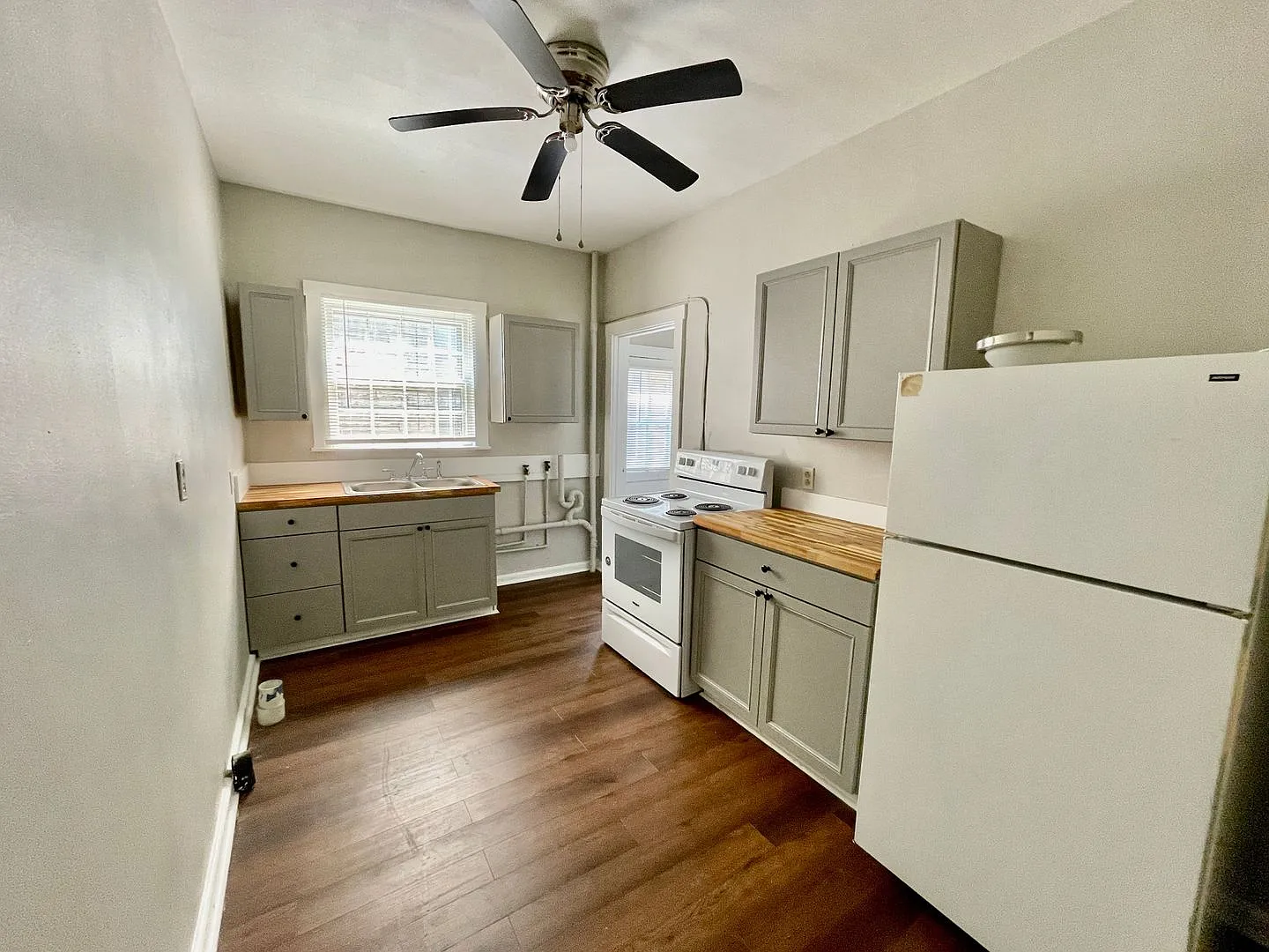 221 W Todd St — Photo 3