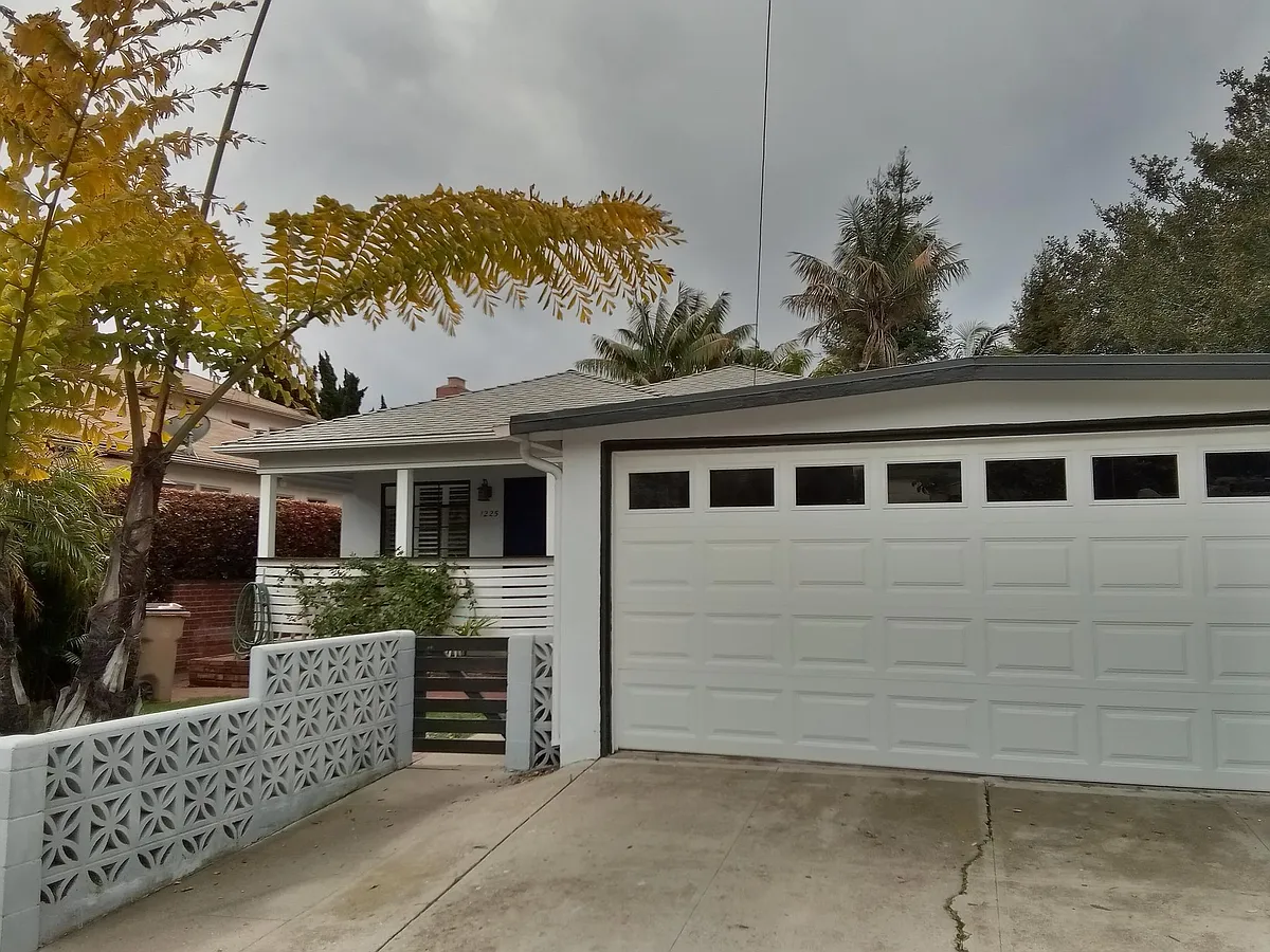 Front of house, garage. - 1225 Olive St