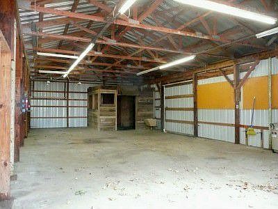 5254 Valley Park - Barn - Interior