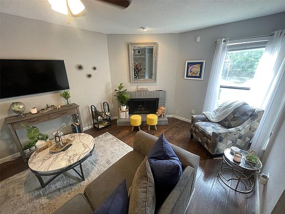 3rd image of 6646 E Lovers Ln APT 1104