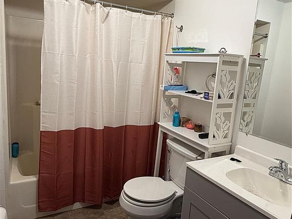 3rd image of 1747 Bay Ave #1749