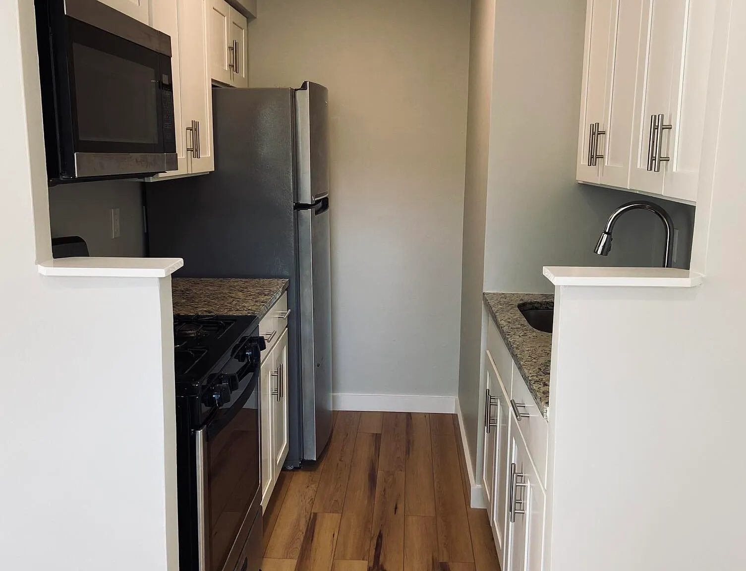1 bed, $2,000 — Photo 3