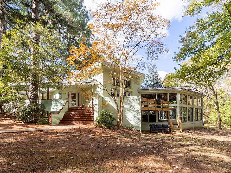 1st image of 101 Clairmont Cir