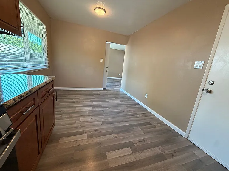 5725 Woodleigh Dr — Photo 26