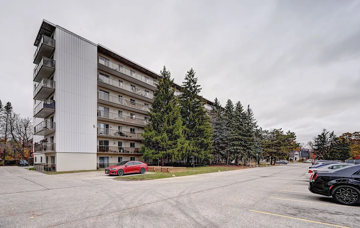 Building Photo - 524 Woolwich St