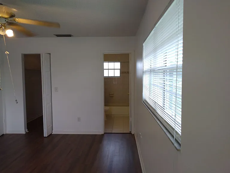 5076 Wellington Rd — Photo 10
