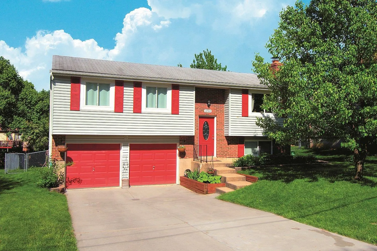 12082 Hazelhurst Ln photo 1