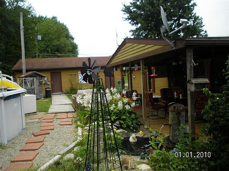 2nd image of 108 Woodward St