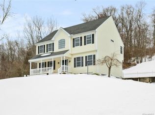 7 Davis Rd, Oxford, CT 06478