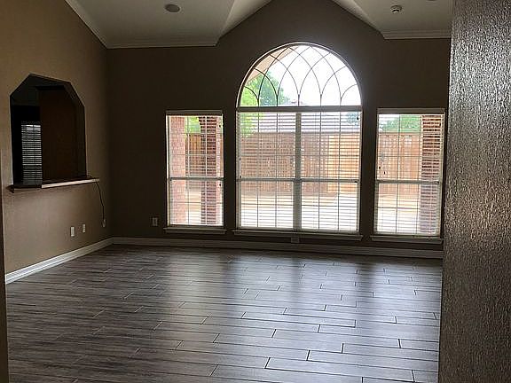 4th image of 203 Sooner St