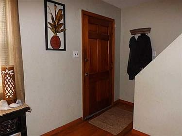 2nd image of 1360 Barr Ave