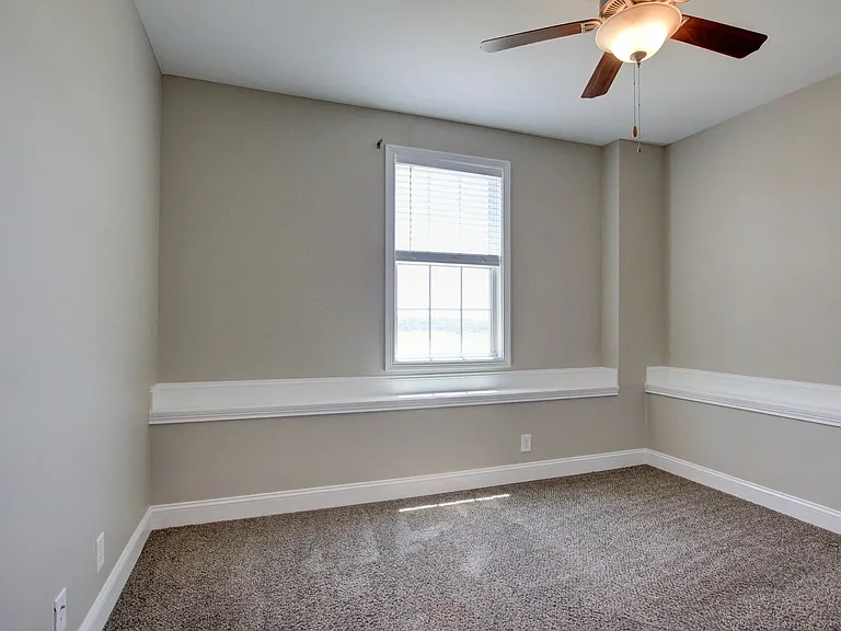 1121 Cardinal Creek Dr — Photo 32