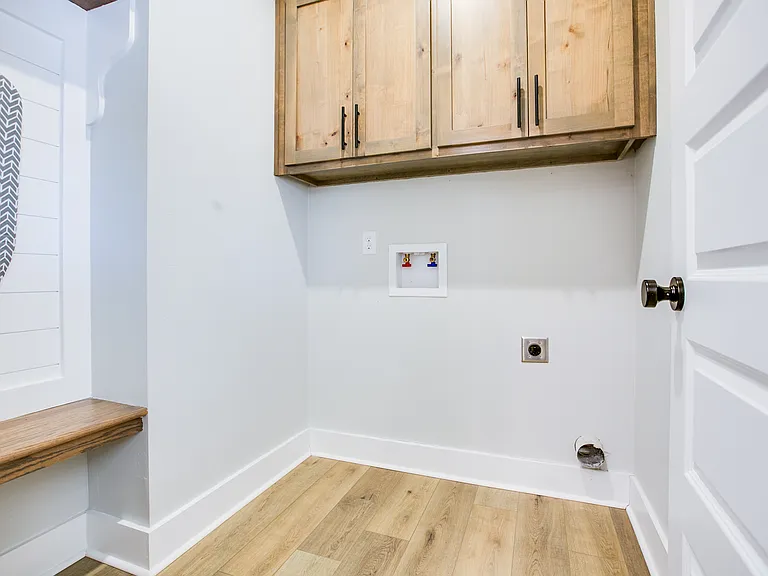 1009 Holiday Dr — Photo 11