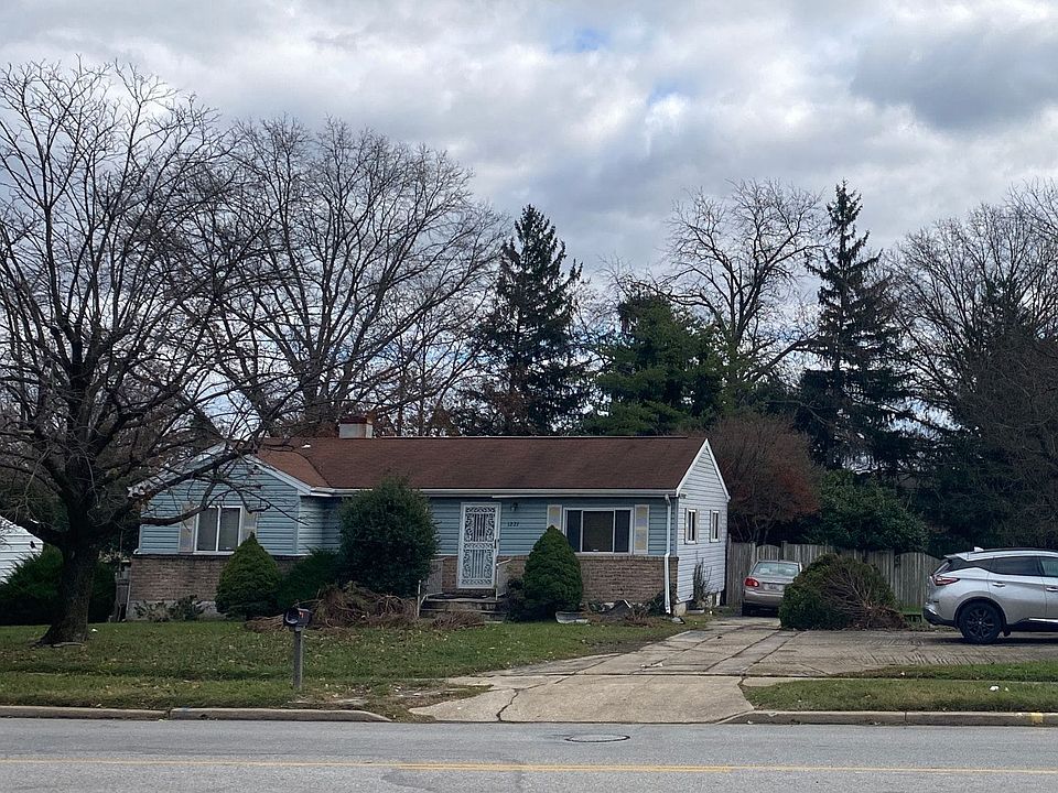 2nd image of 1221 N Rolling Rd
