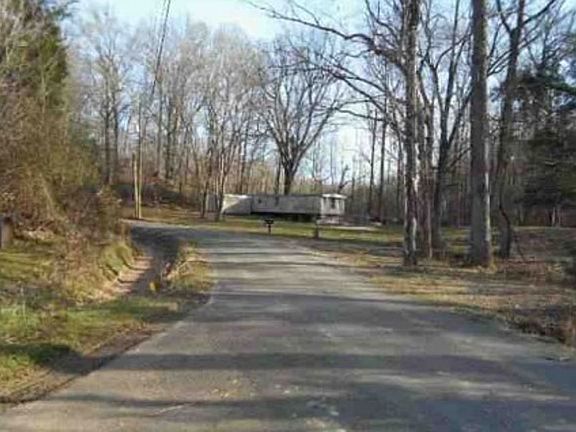 Exterior Neighborhood (street photo)