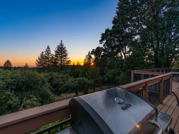 19815 Pitts Dr, Pine Grove, CA 95665