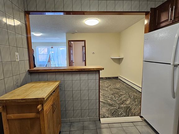 3rd image of 3238 36th St Floor 2