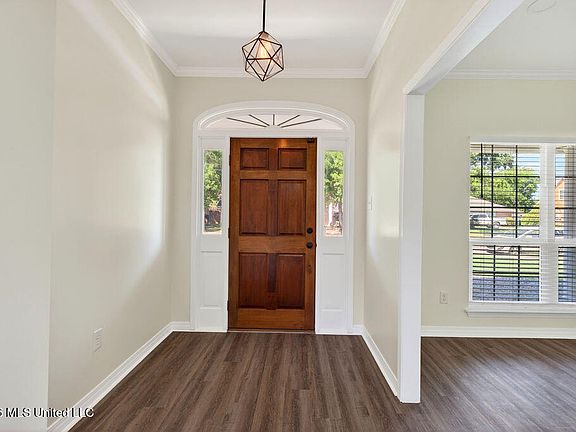 4th image of 2365 Park Place Dr