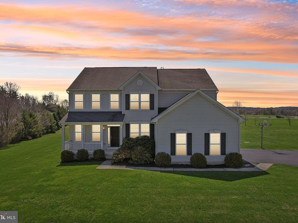 1st image of 10 Heatherwynd Farm Blvd