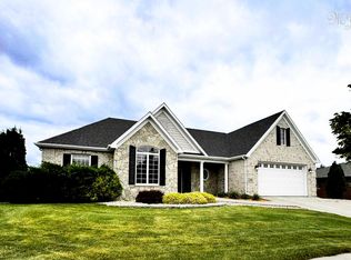 2206 Clear Water Ct, Aberdeen, SD 57401
