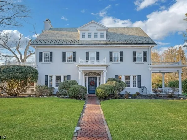 11 Crestmont Rd, Verona, NJ 07044
