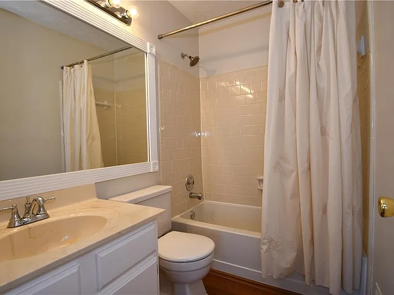 604 Wedgewood Way — Photo 13