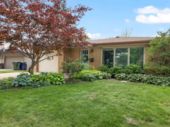 2733 South 83rd PLACE, West Allis, WI 53219