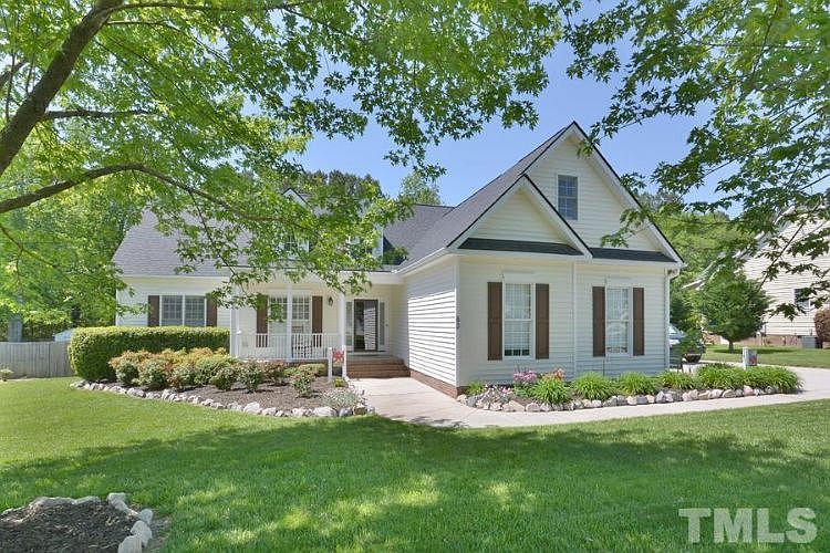 1st image of 60 Glen Oaks Dr
