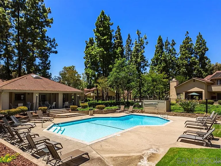 10470 Ridgewater Ln — Photo 24