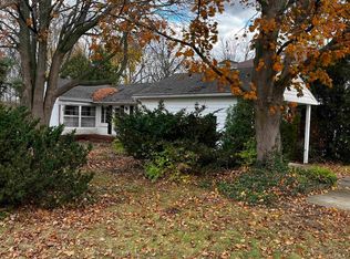 25366 Rouge River Dr, Dearborn Heights, MI 48127