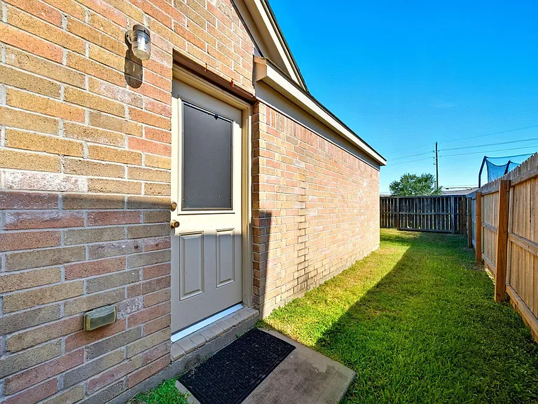14730 Fir Knoll Way — Photo 33