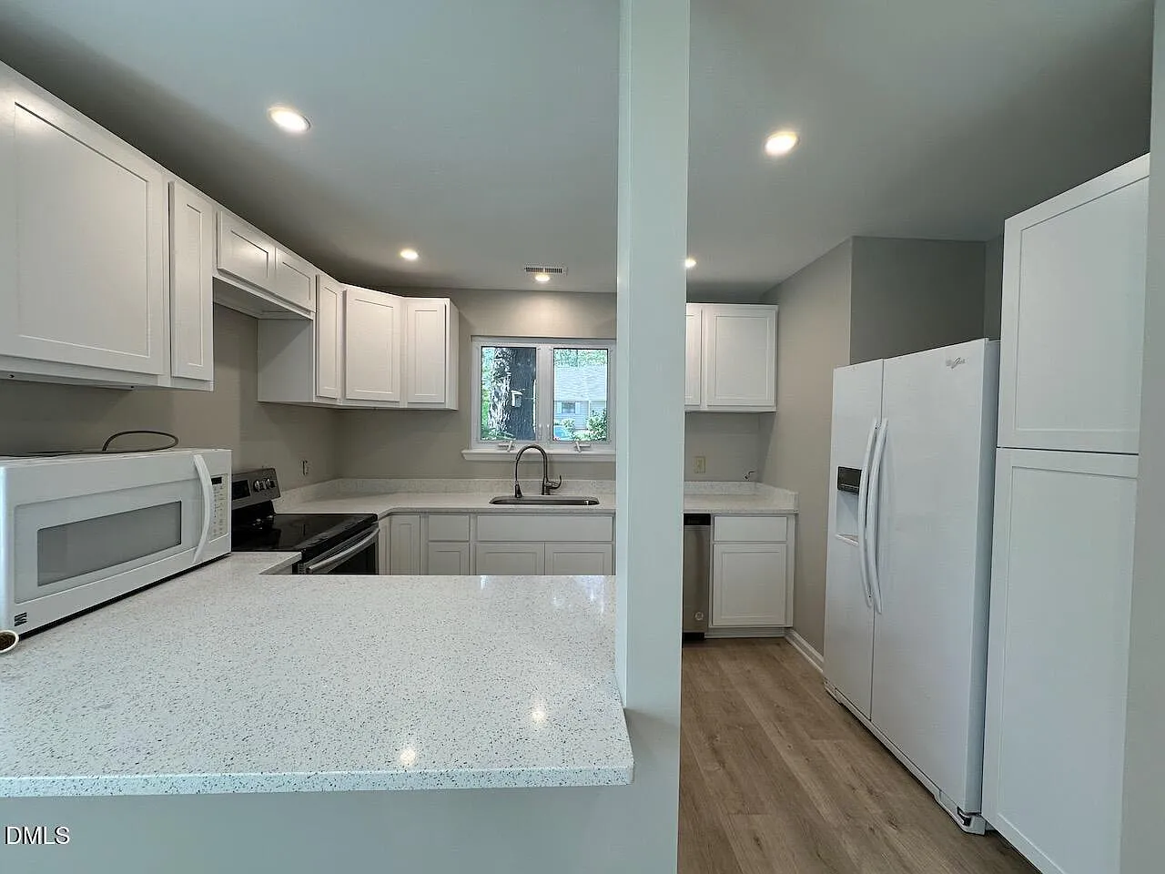 2 bed, 2.0 bath, 1166 sqft, $1,695 — Photo 4
