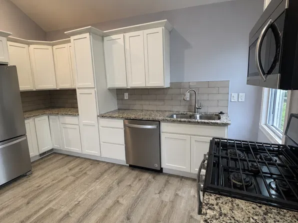 1412 Winchester Ave, Lakewood, OH 44107