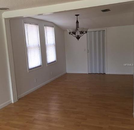 5th image of 572 N Orange Ave