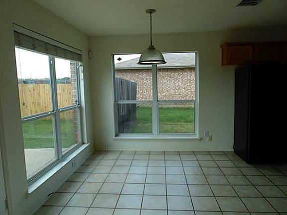 5th image of 3313 Doris Dr