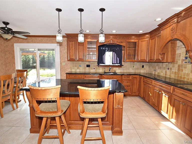27 Jill Dr — Photo 8