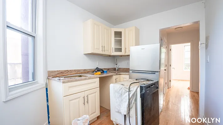 Rented by Nooklyn NYC LLC | media 28