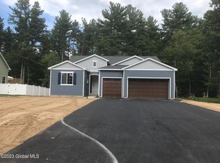 32 Wheatfield Way, Mechanicville, NY 12118