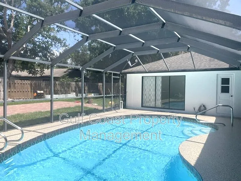 5677 Beneva Woods Cir — Photo 11