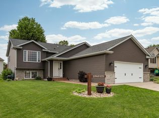 2562 Heartland Dr NW, Rochester, MN 55901