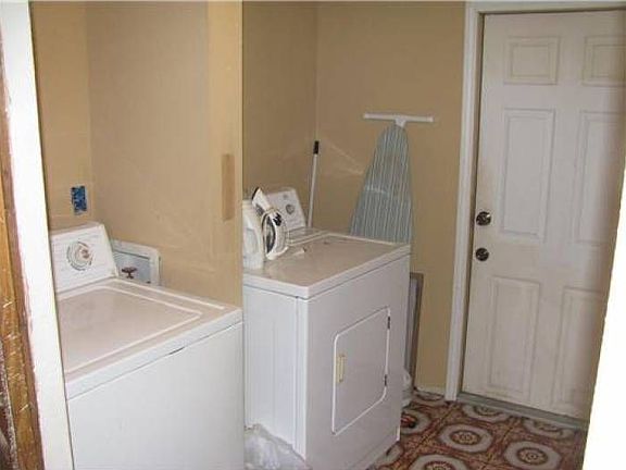 5th image of 1223 Baywood Ln