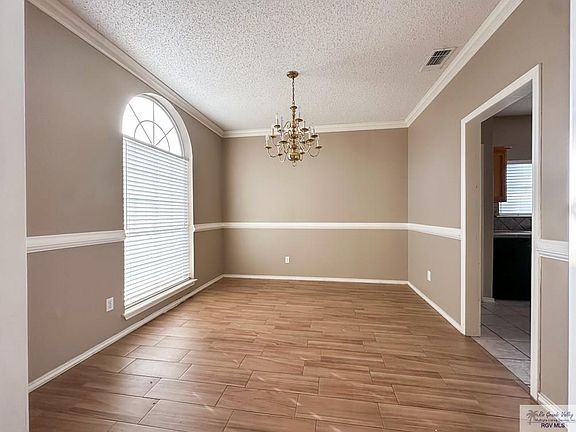 4th image of 3453 Burgundy Dr